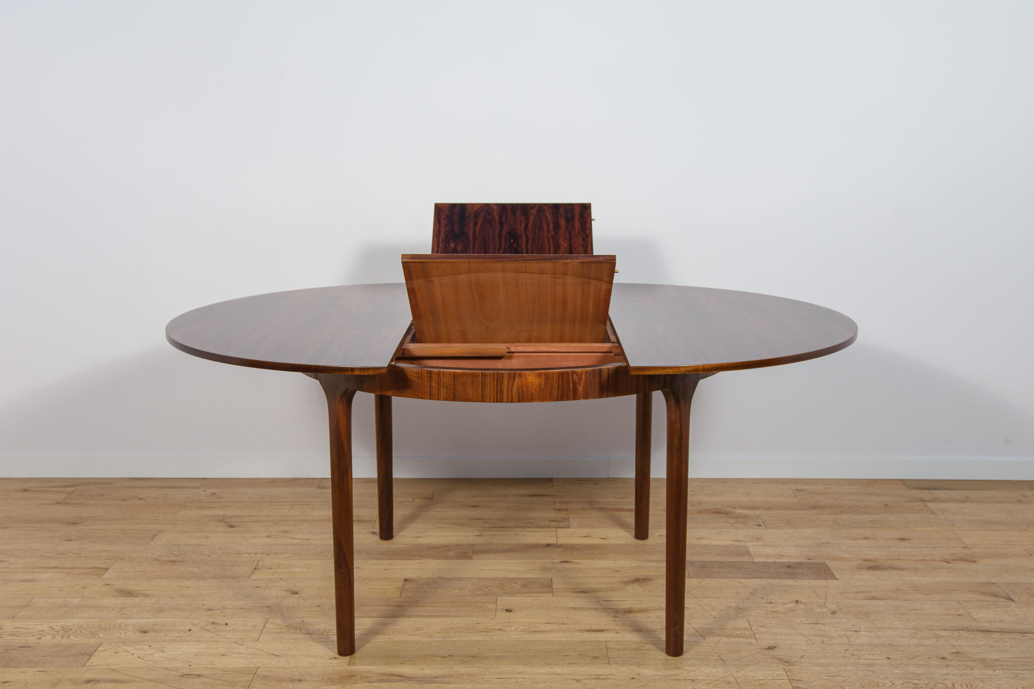 Mid-Century Round Rosewood Extendable Dining Table from McIntosh, United Kingdom, 1960s
