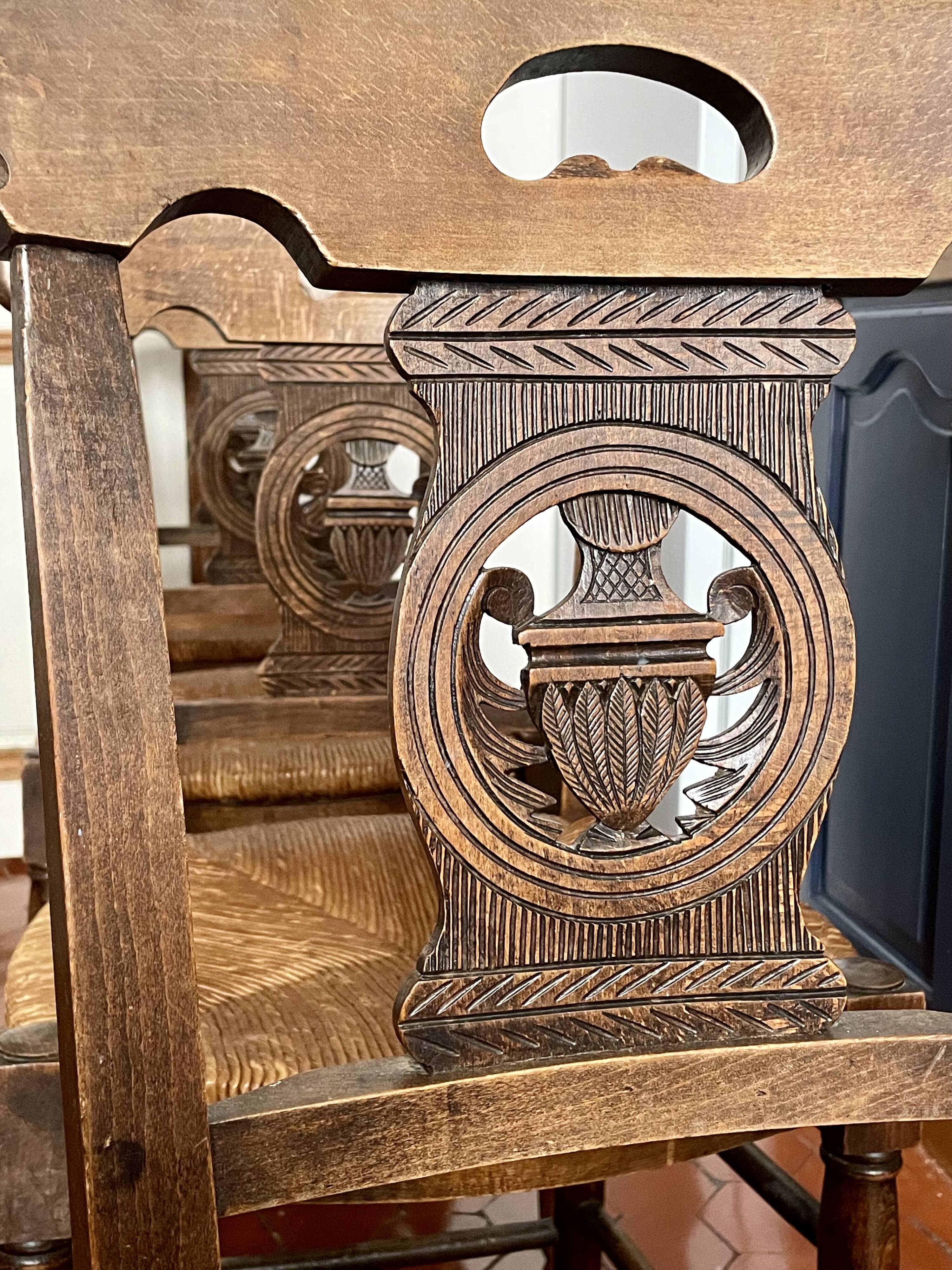 4 old Provencal chairs in carved wood