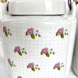 Vintage teapot and cups