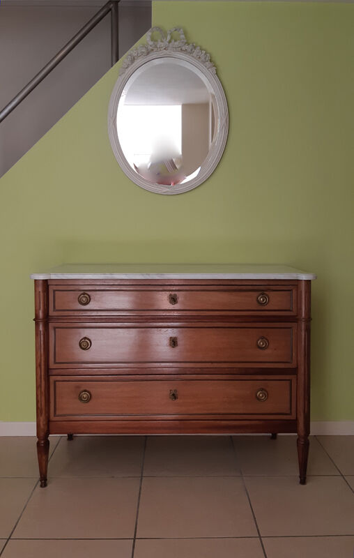 Louis XVI style chest of drawers in solid fruit wood.