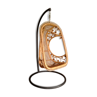 Fauteuil balançoire Egg en rotin et osier édition originale des années 70
