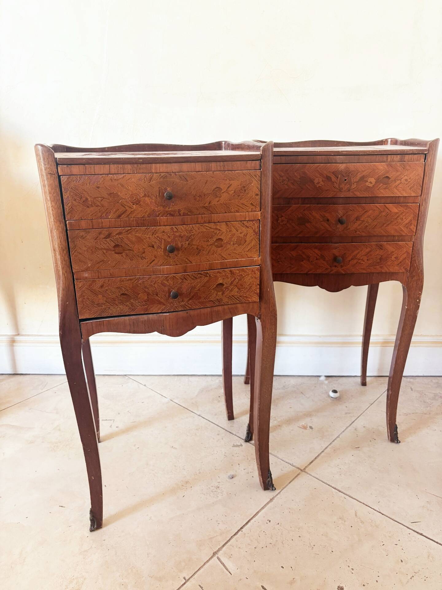 Set of 2 Louis XV style bedside tables.
