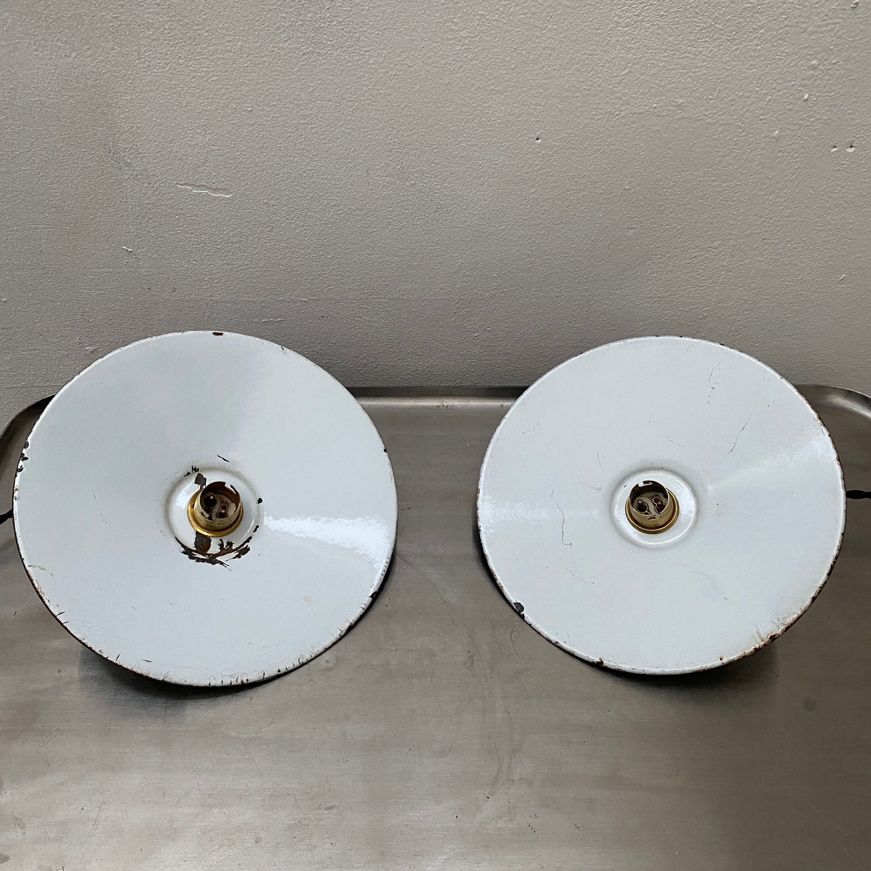 Lot 2 industrial hanging emaillee noires