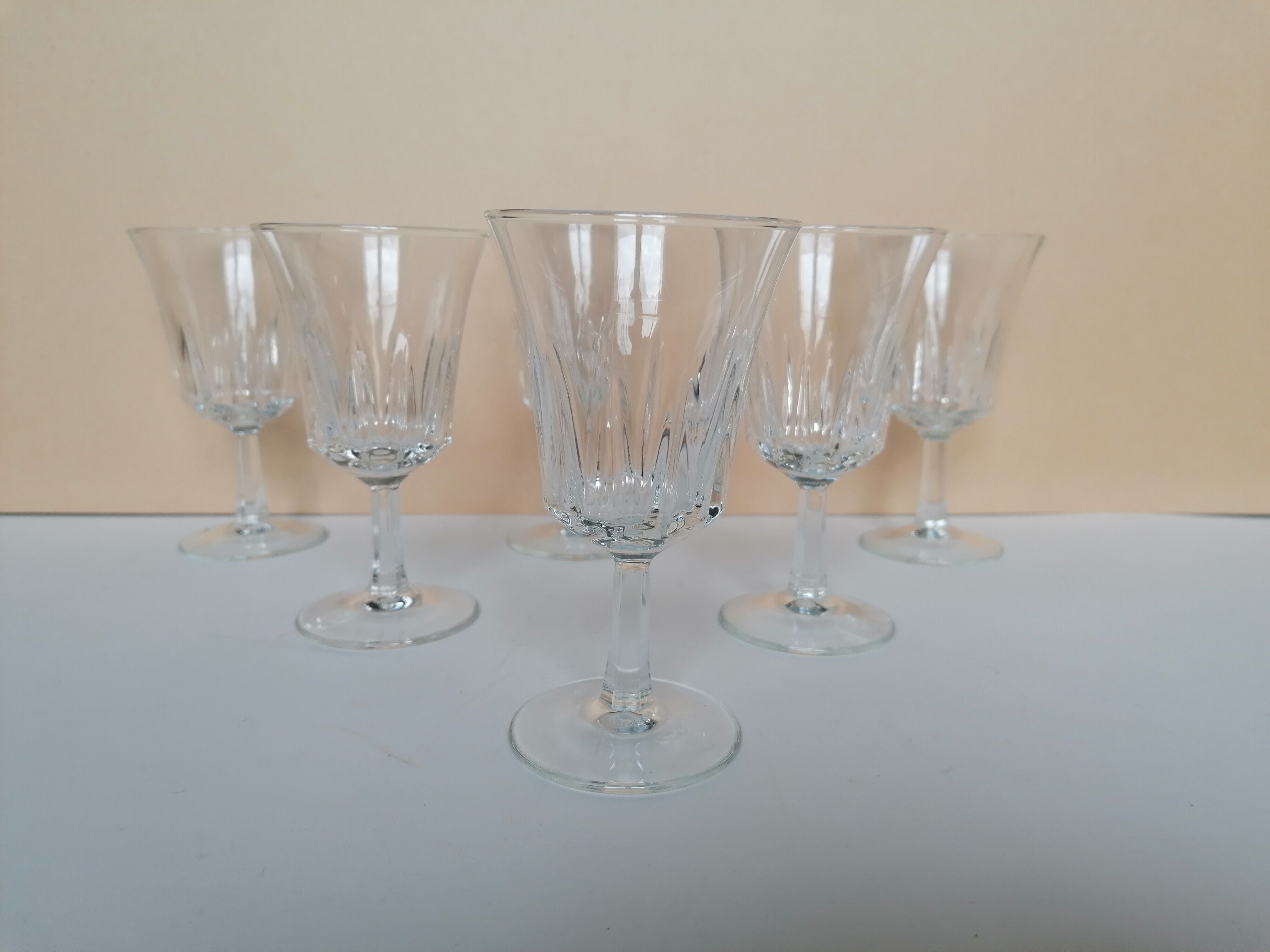Service 24 pieces vintage foot glasses 70s