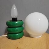 Lampe  à poser ,globe opaline et bois vert laqué vintage, 1980