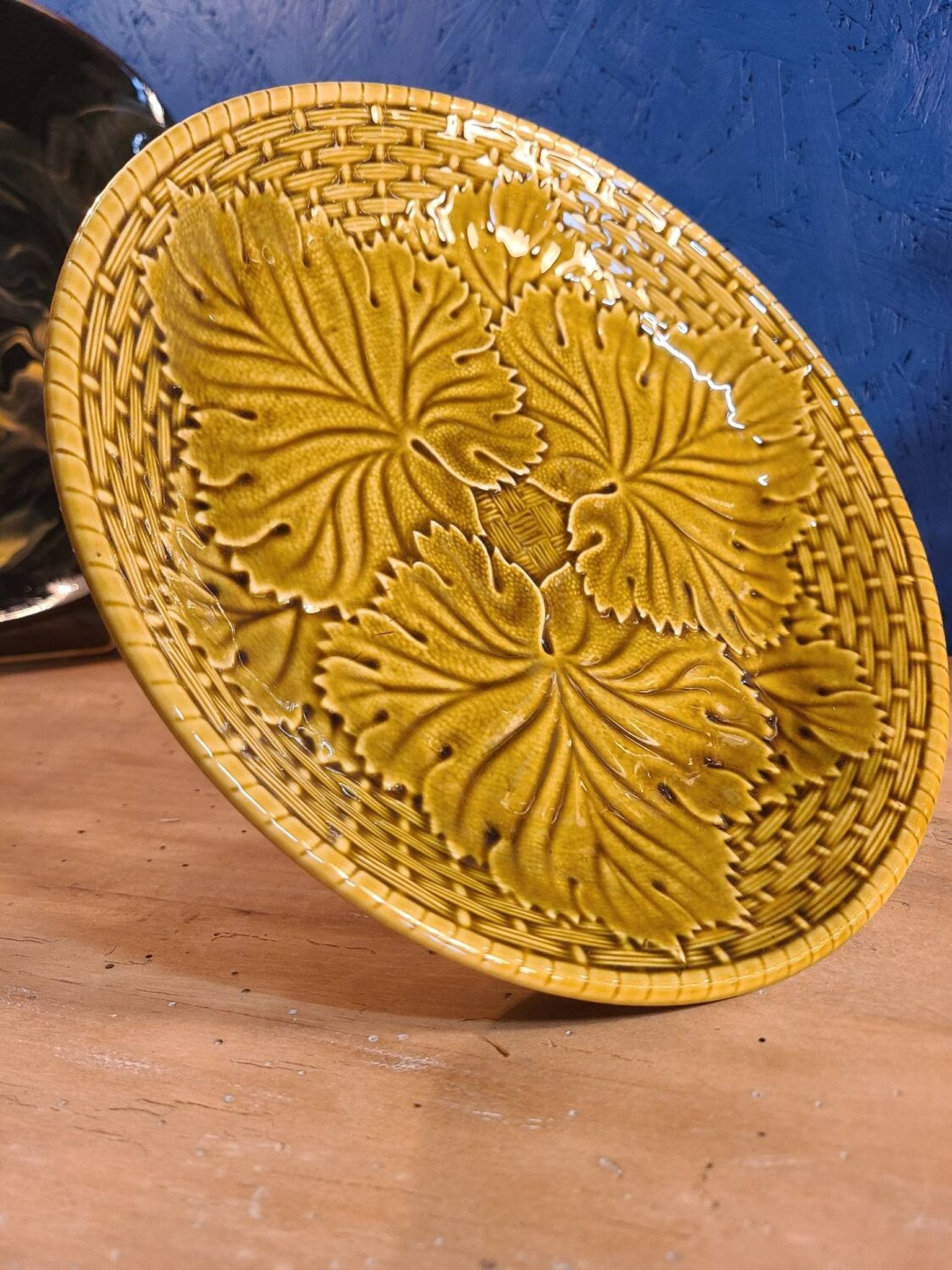 Gien footed dish.