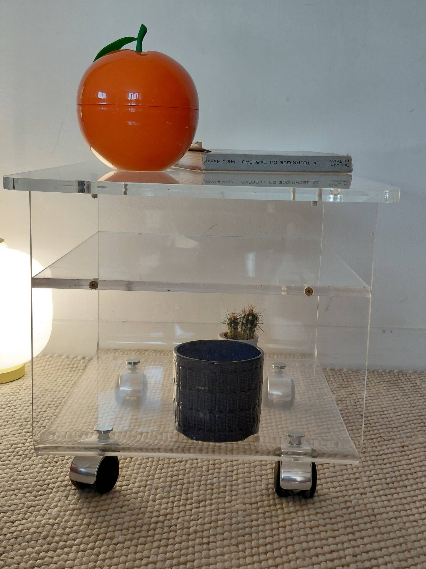 Vintage rolling dessert trolley in plexiglass - Space Age style - 1970s