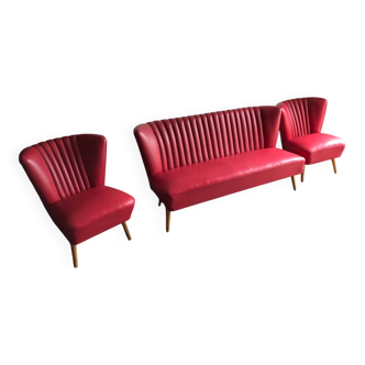 1960s vintage lounge set in purple vinyl — 2-seater sofa and 2 armchairs