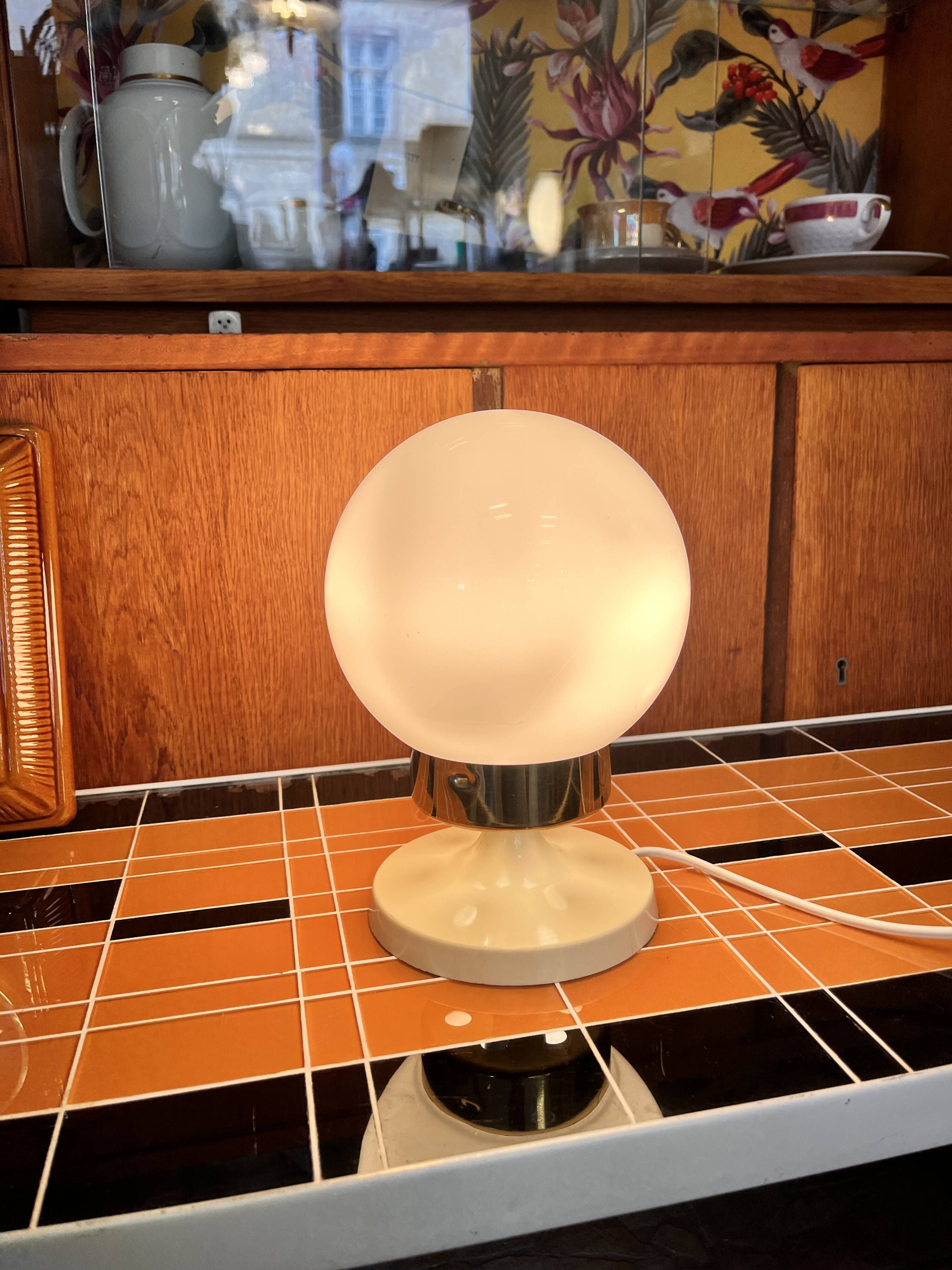 Lampe de nuit Elektroinstal JILOVE, Tchécoslovaquie, années 1970.