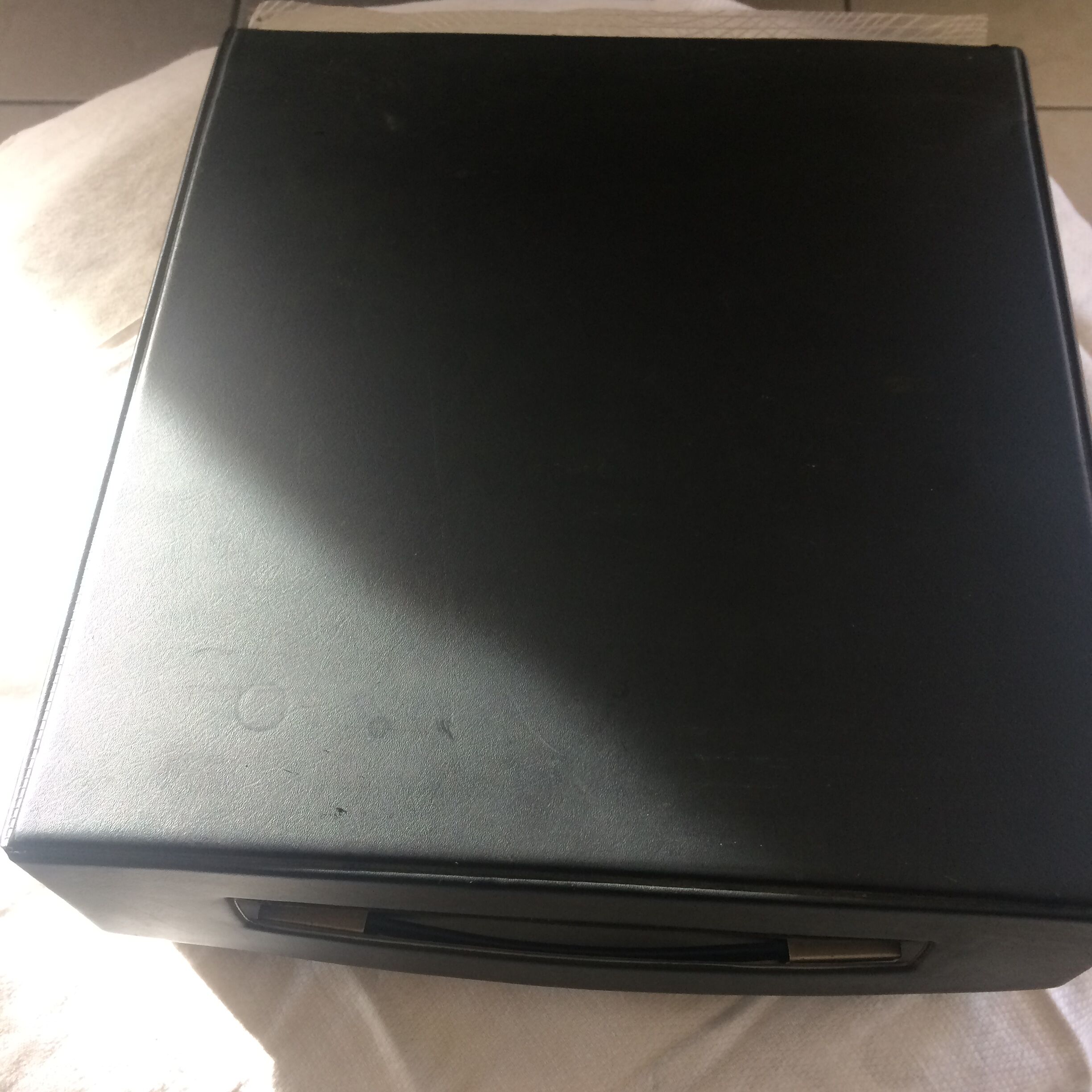 Write machine underwood 315 blue in his briefcase