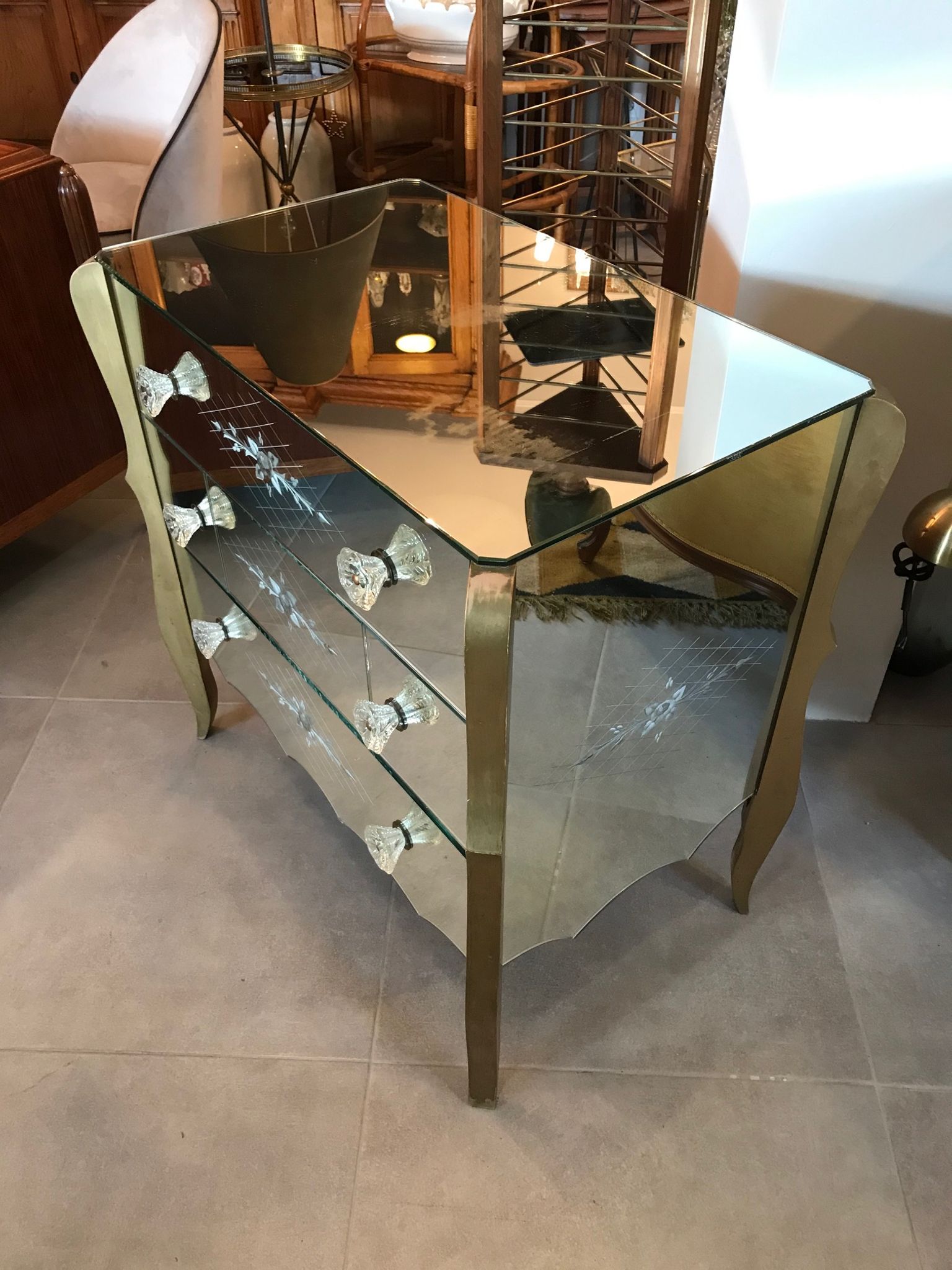 Belle commode miroir Vénitienne