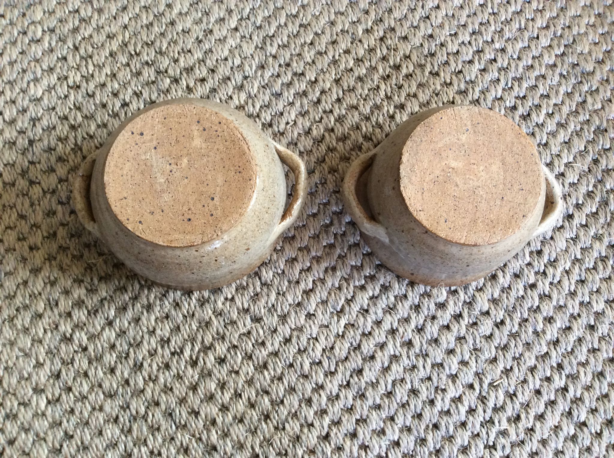 Set of 2 sandstone bowls