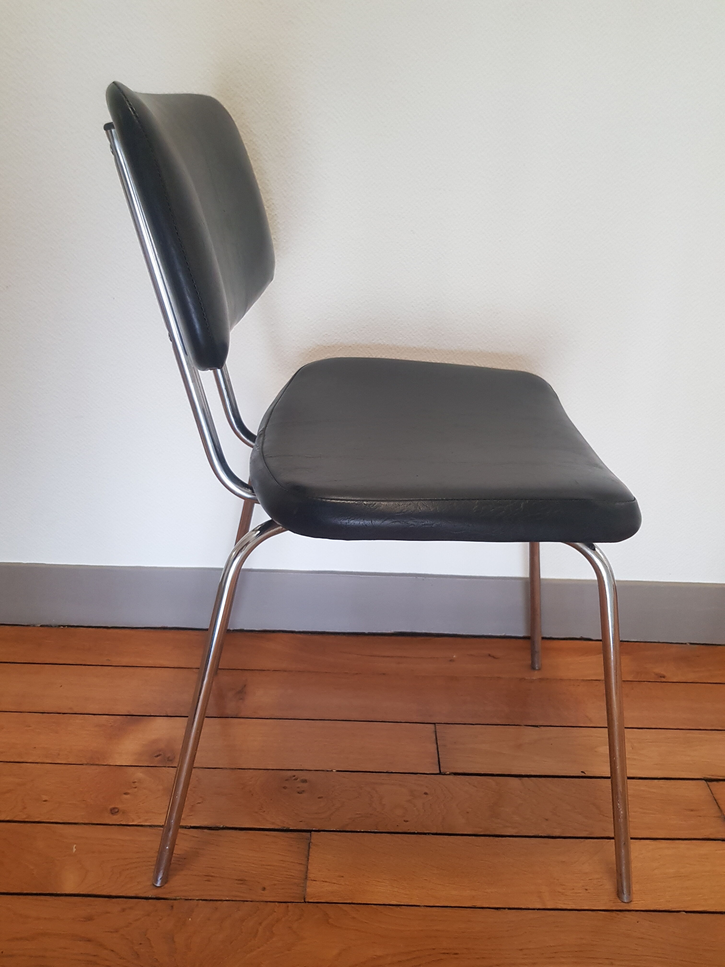 Metal chair and skai