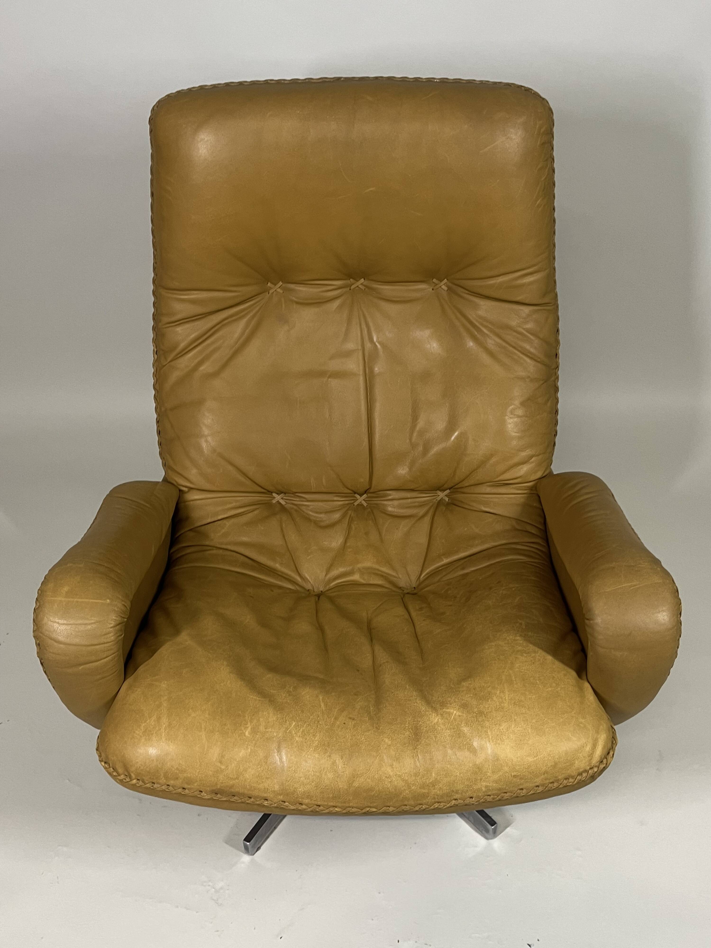 De Sede S231 Swivel Leather Armchair, 1960s