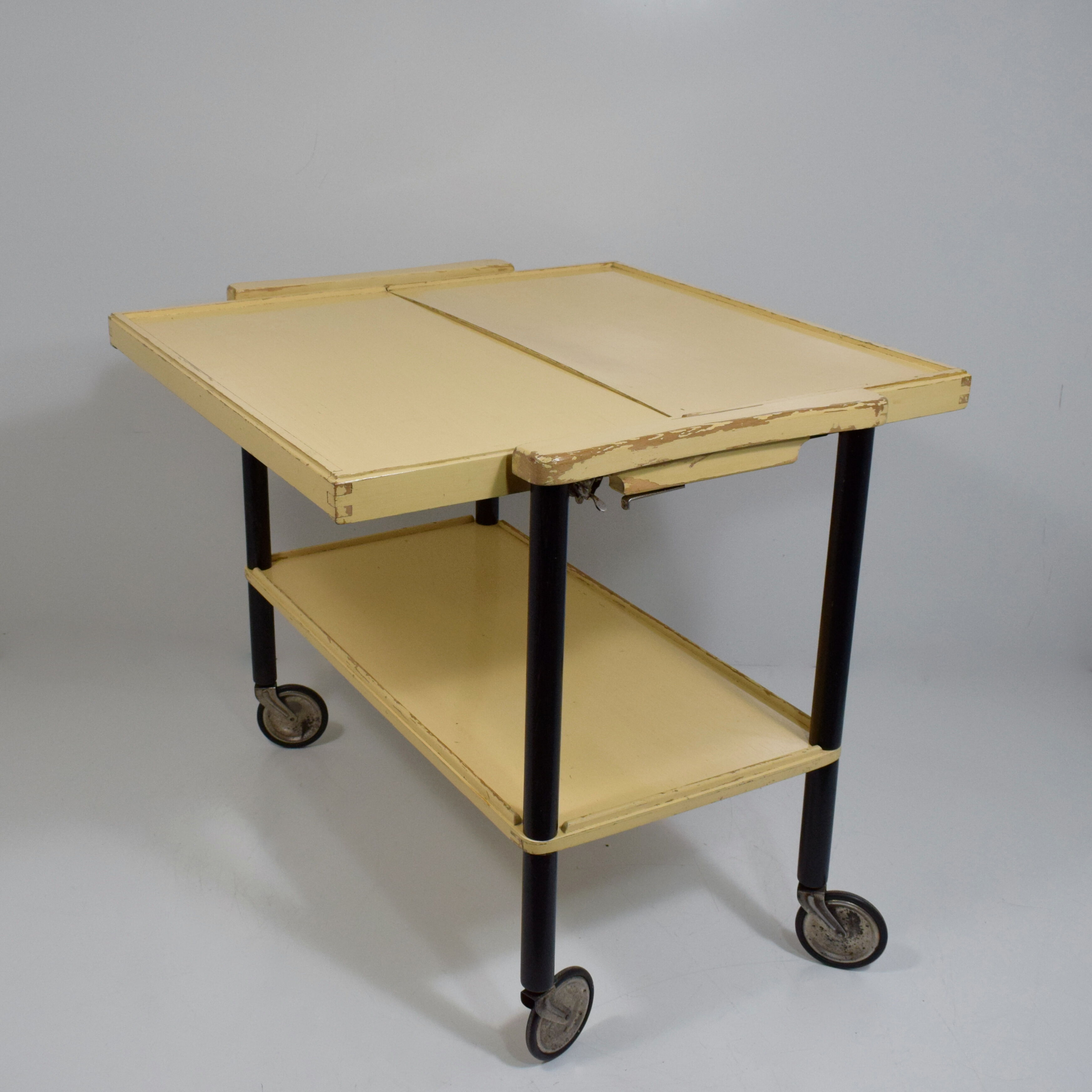 Gruco brand 3 trays served as a 1930s system, DRGM