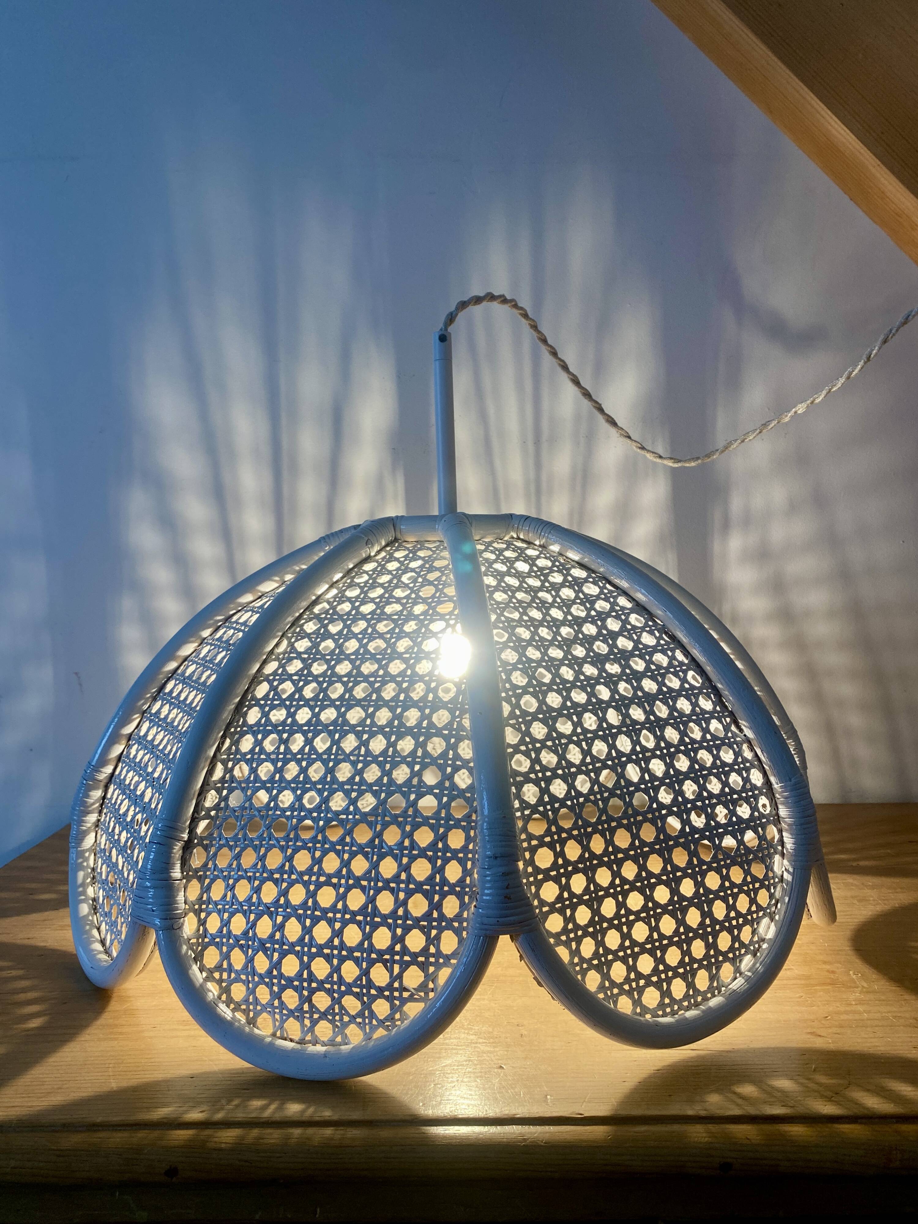 Vintage lampshade suspension in natural material, rattan and cane