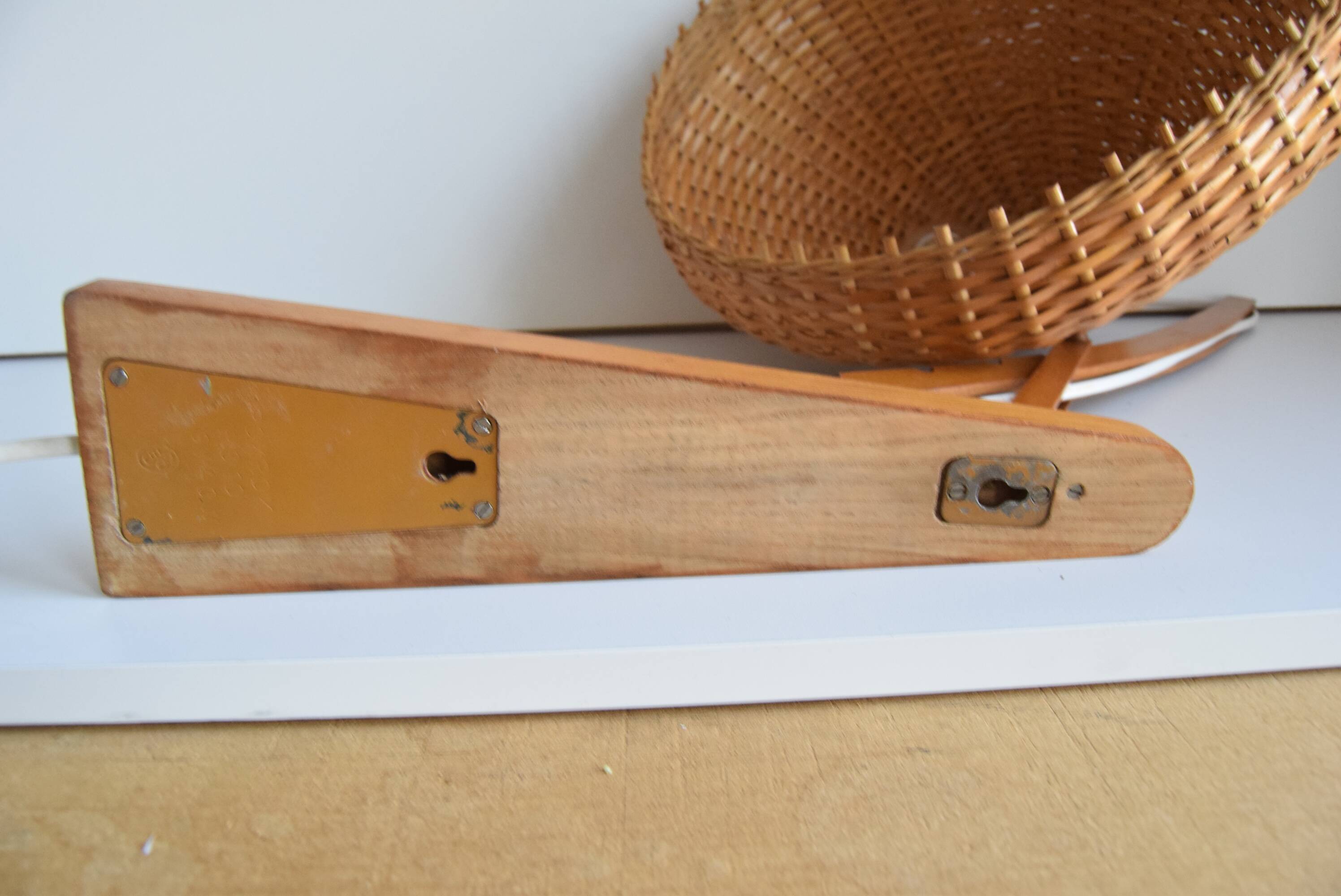 Adjustable wooden wall lamp 1960s by Pokrok Žilina, Czechoslovakia.