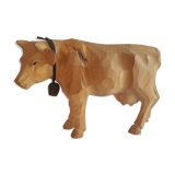Vache en bois sculpté