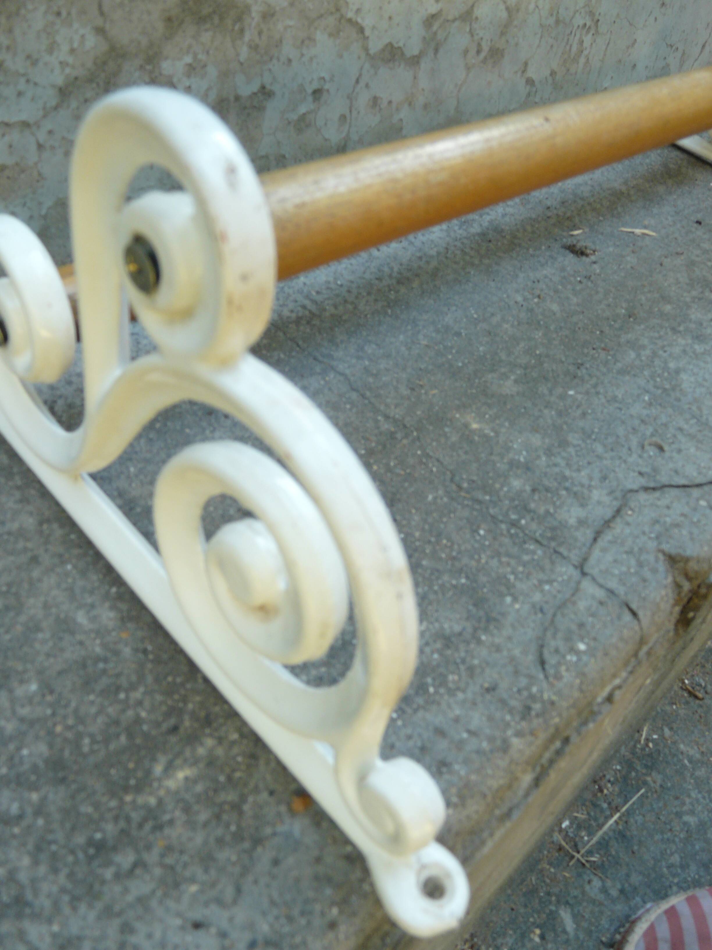 Old art deco towel rack in white enameled cast iron and wood