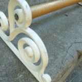 Ancien porte serviettes art deco en fonte émaillée blanche et bois