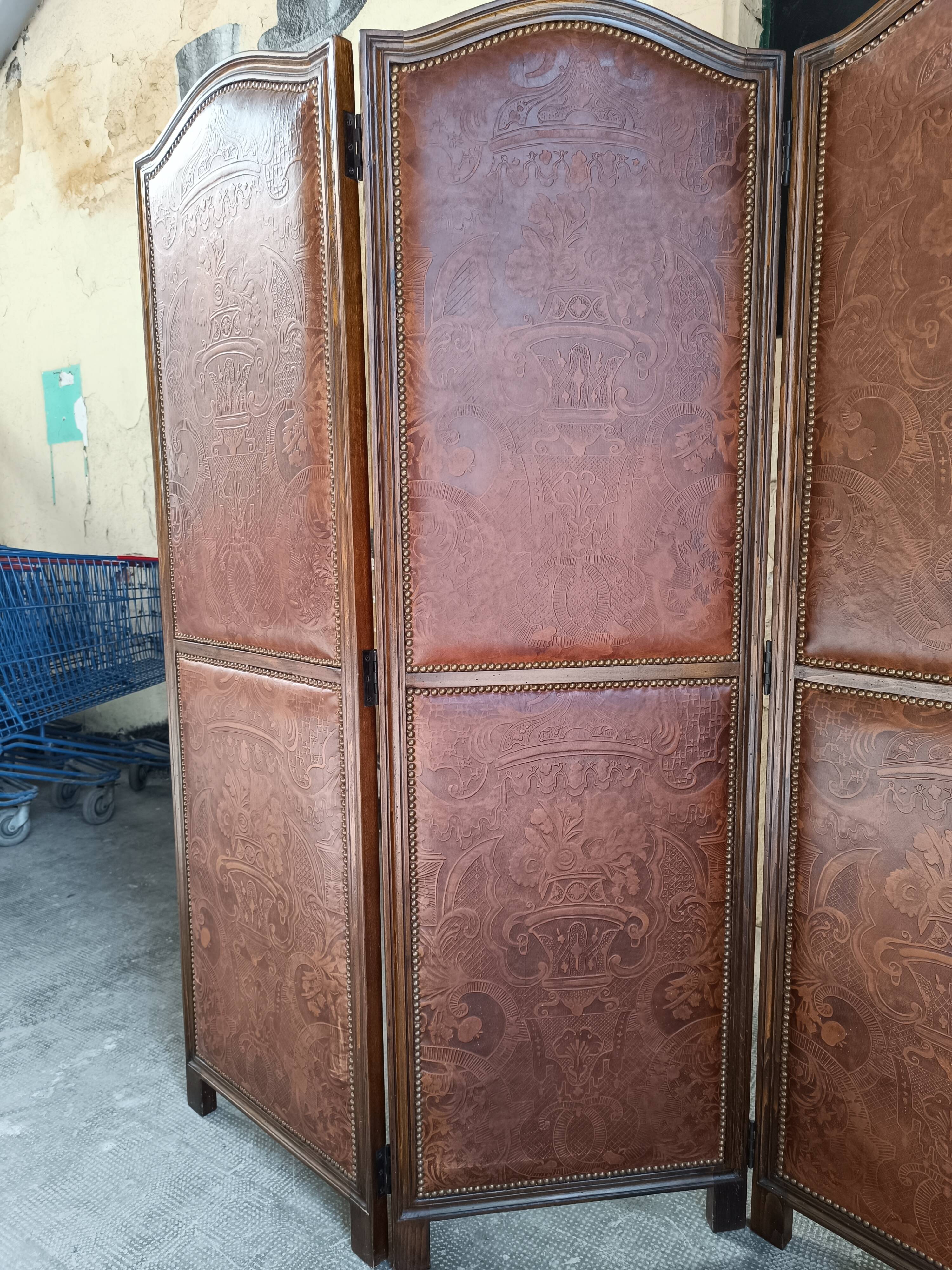 4-leaf wood and leather screen