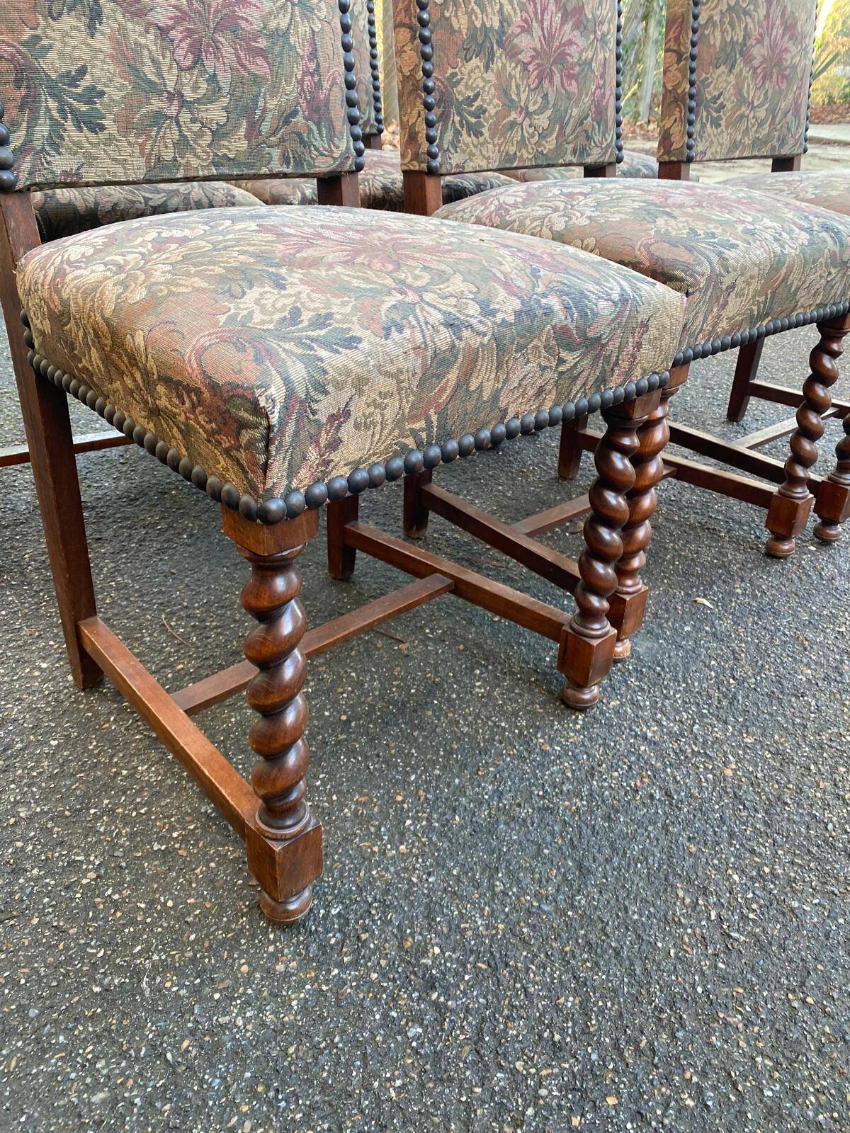 6 chaises à manger Louis XIII bois massif torsadés et tissu écru du 19ème
