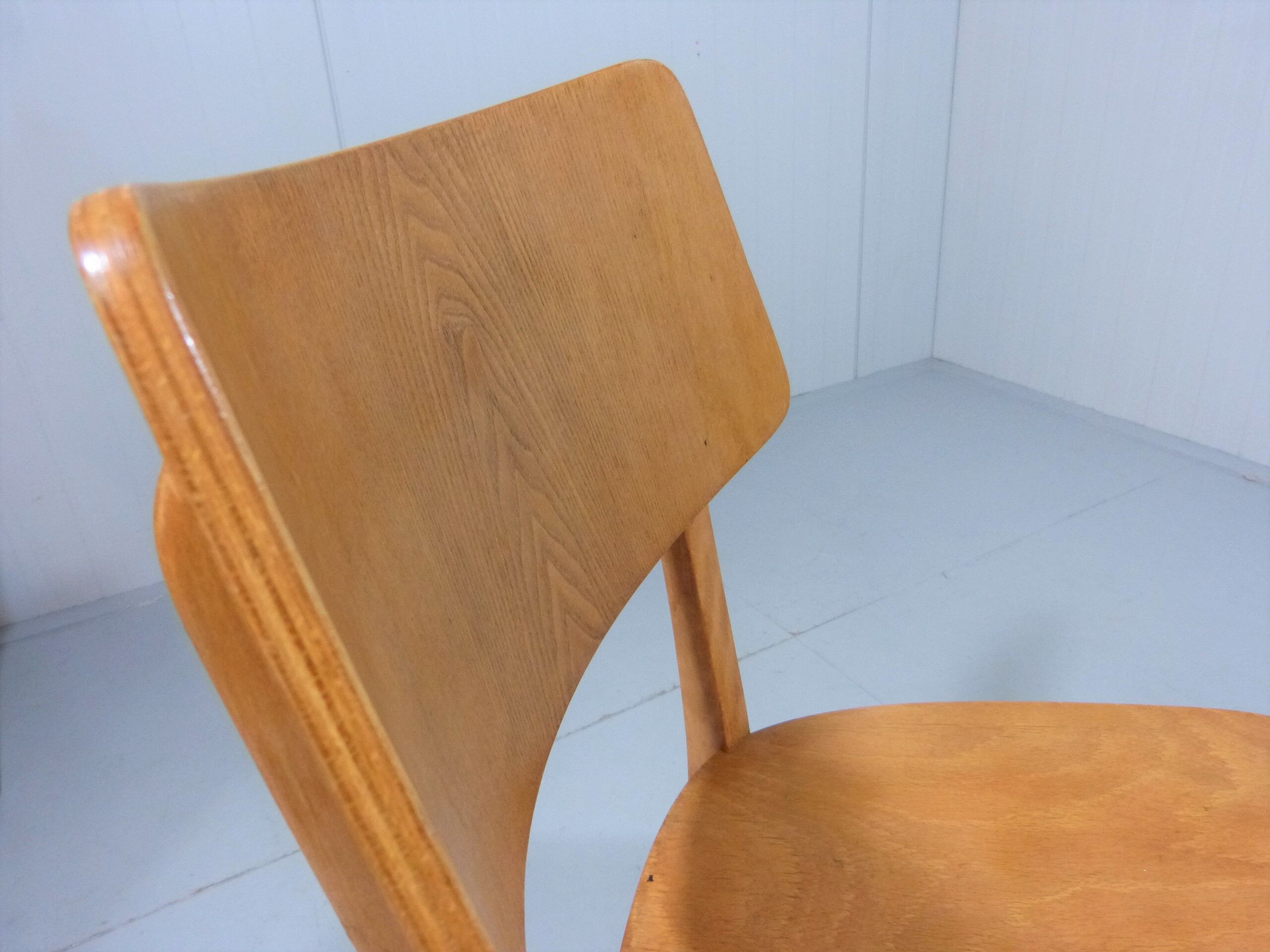 Set of 8 wooden dining chairs 1950’s
