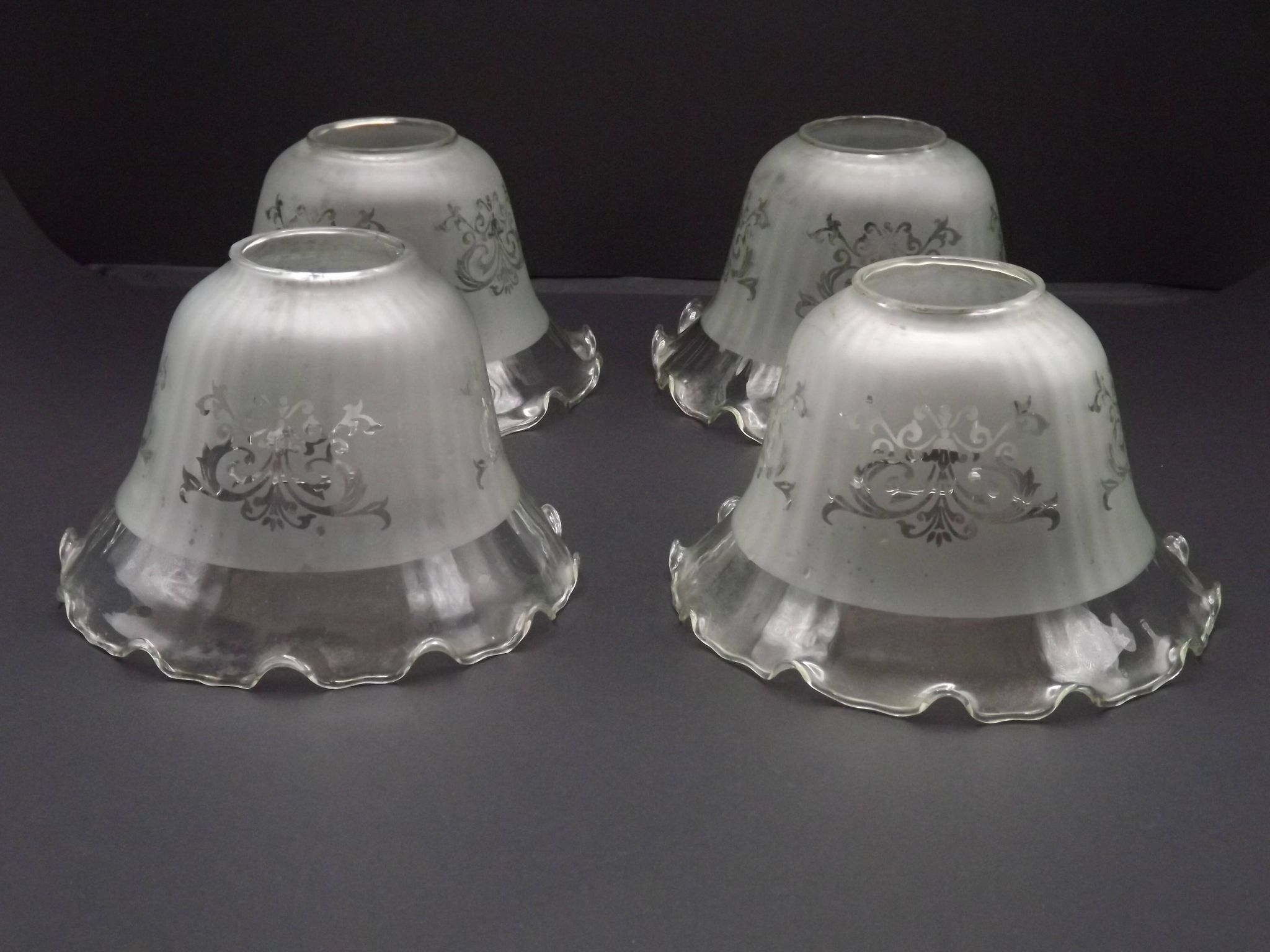 Set of 4 Victorian Style Bell-Shaped Glass Replacement Shades Frilled Edge