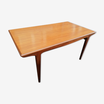 Scandinavian table