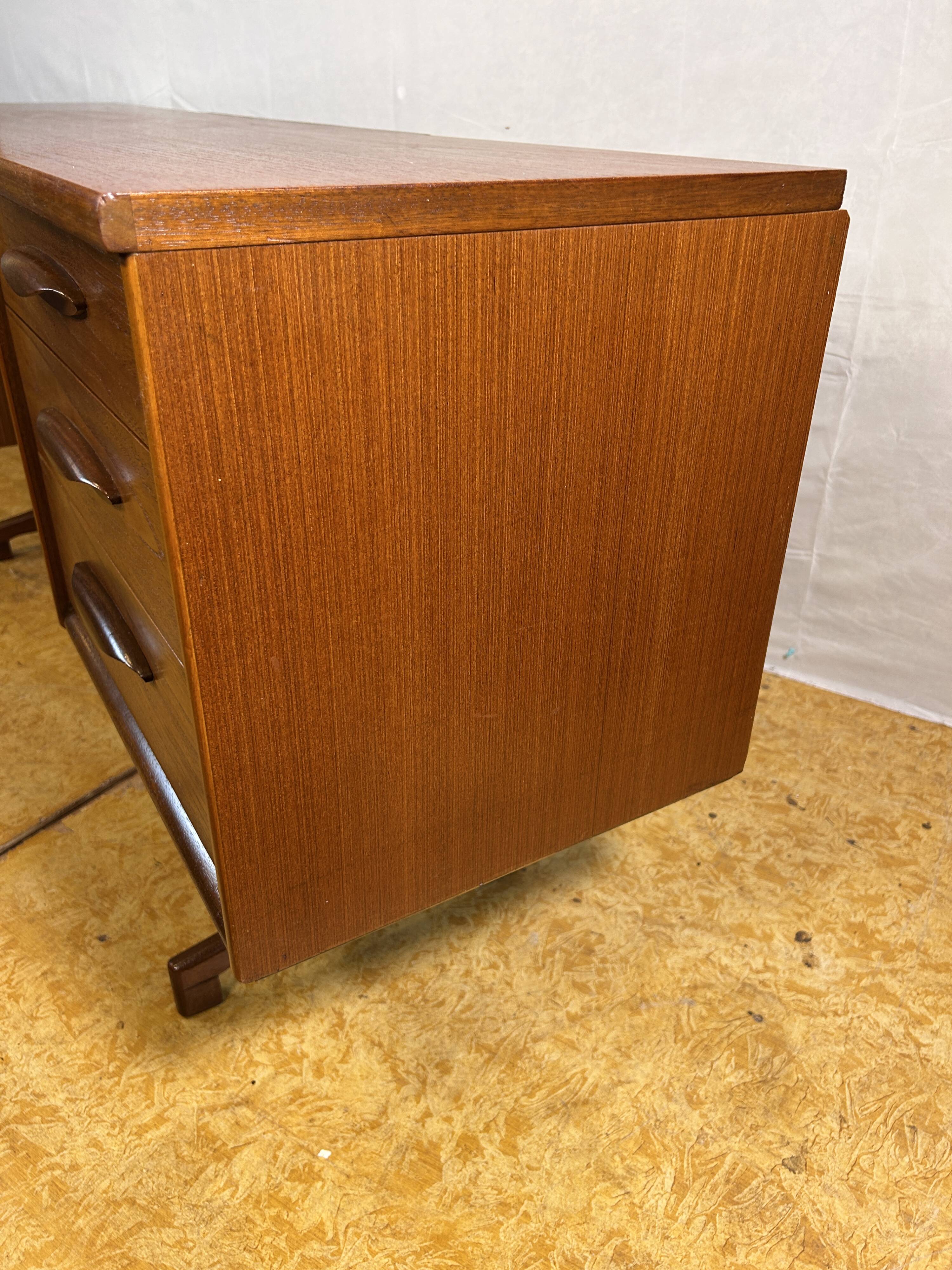 Mid-Century Retro Vintage Teak Desk by Austinsuite – 1960