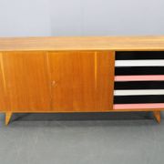 Buffet des années 60 par Jiří Jiroutek, Tchécoslovaquie.