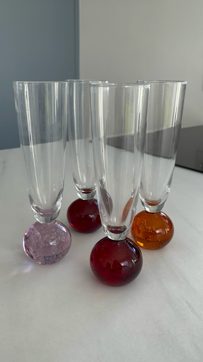 Set of 4 vintage champagne flutes – coloured ball foot – blown glass