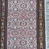 Hand-woven artisanal rug 99/142cm