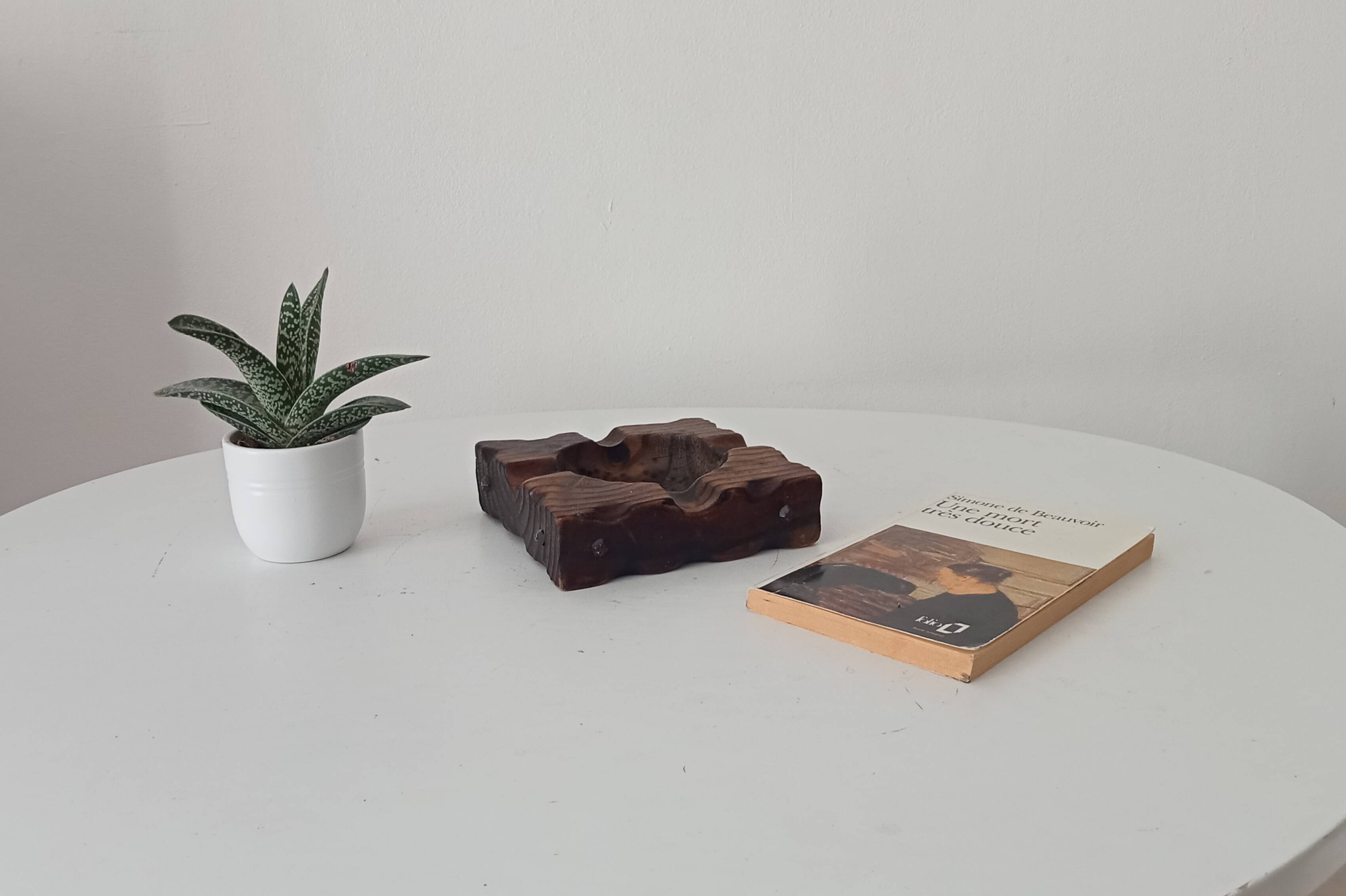 Brutalist vintage ashtray from the 1960s, carved wood.