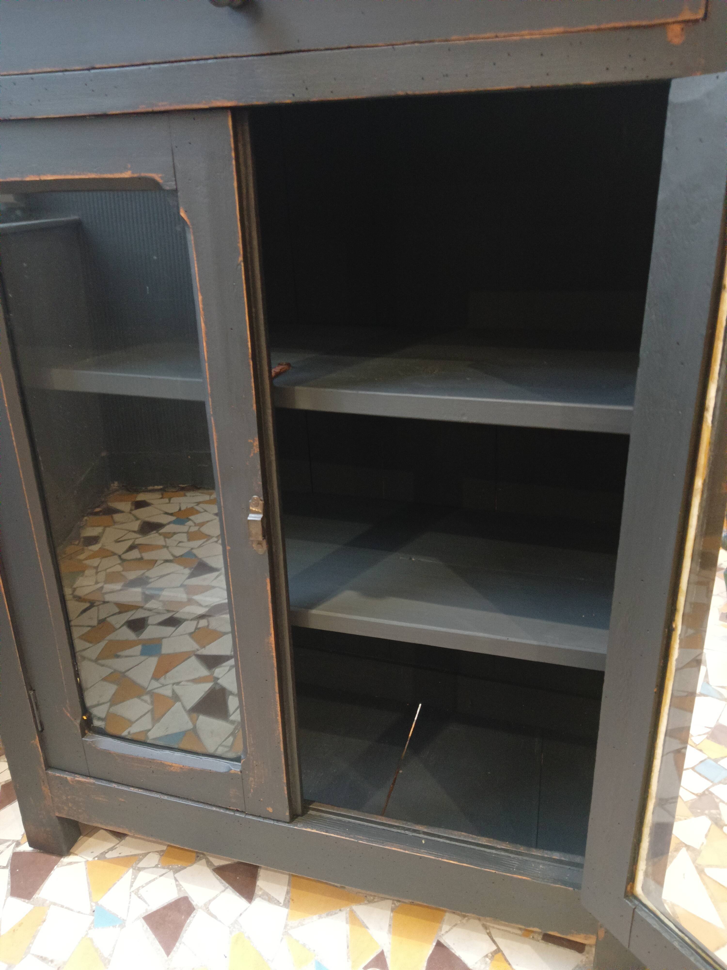 Parisian buffet revisited in black