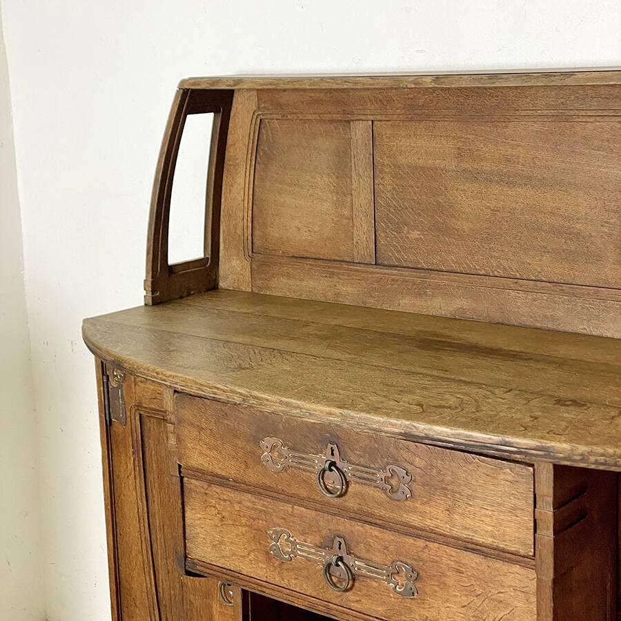 1930s restaurant server