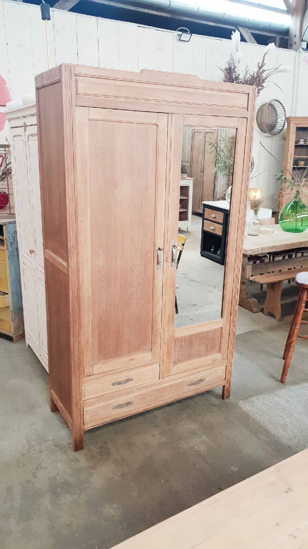 Old mirror cabinet