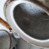 Japanese teapot and cups
