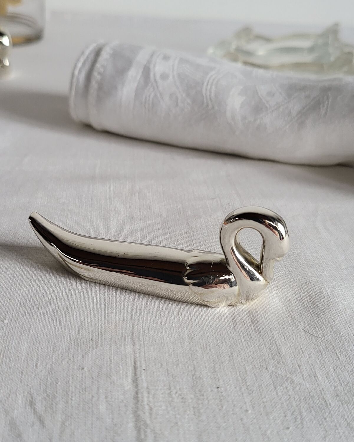 12 Silver-Plated Swan Knife Holders