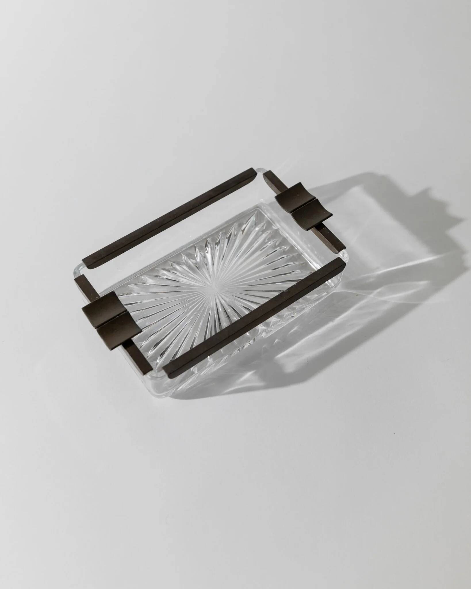 Vintage Art Deco ashtray in glass - crystal glass and metal - timeless design from Italy in the 1930s - glass art, elegant gift idea, table decoration.