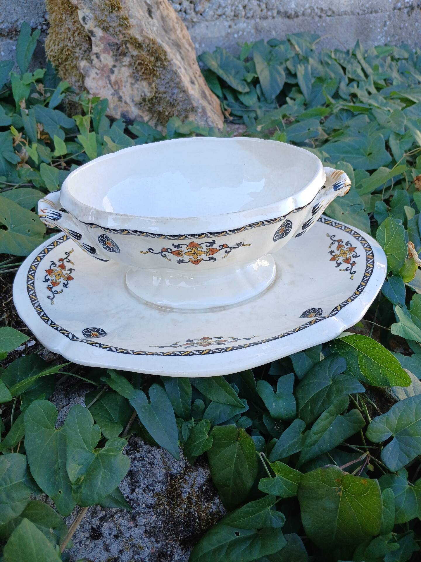 Saucière ancienne de Gien 