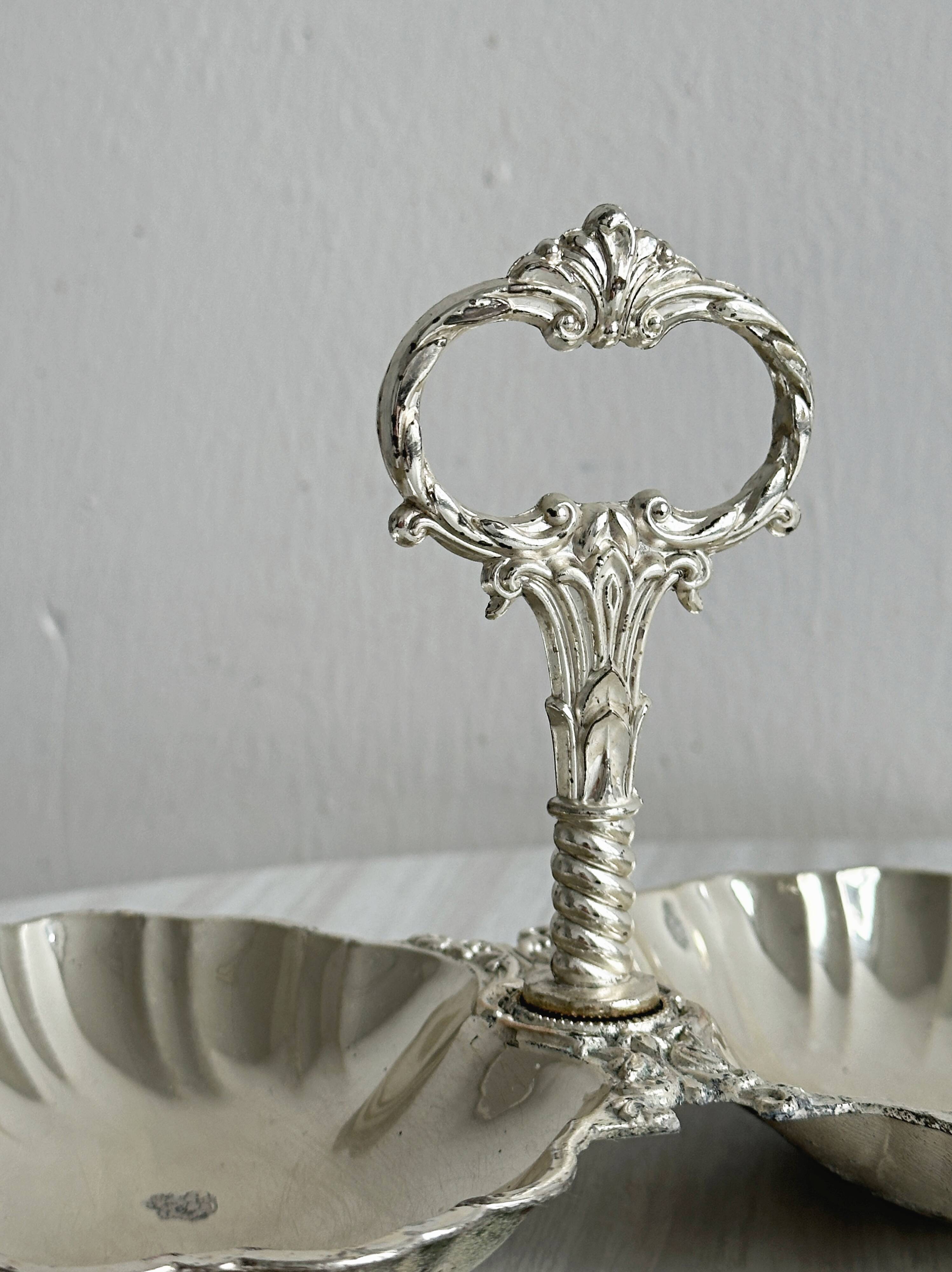 Metal presentation plate