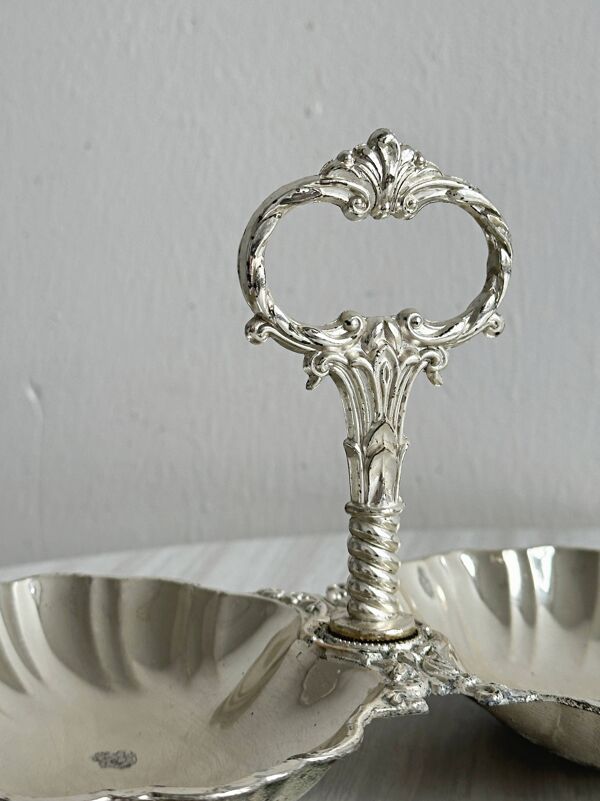 Plat de présentation en métal