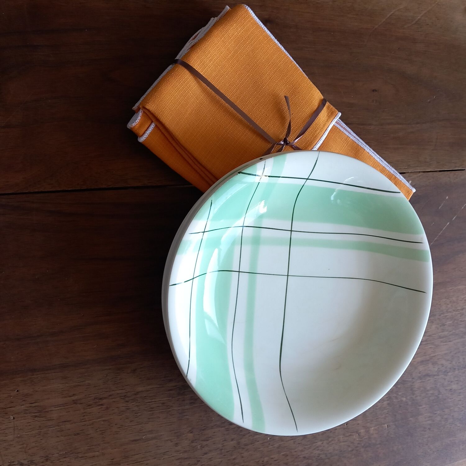 Hollow plates Salins Model MONTREAL