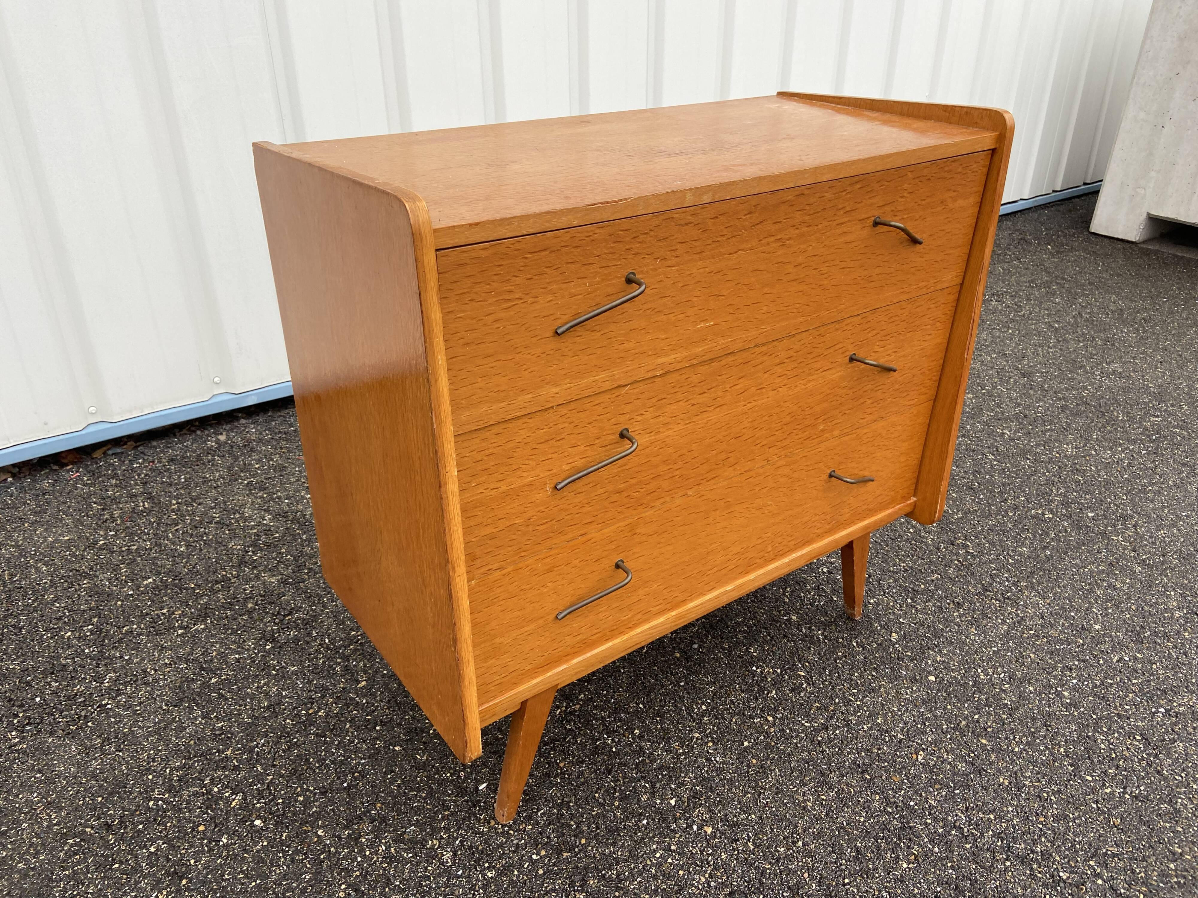 Dresser 60s