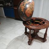 world map bar