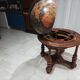Mappemonde avec plateau tournant porte bouteilles