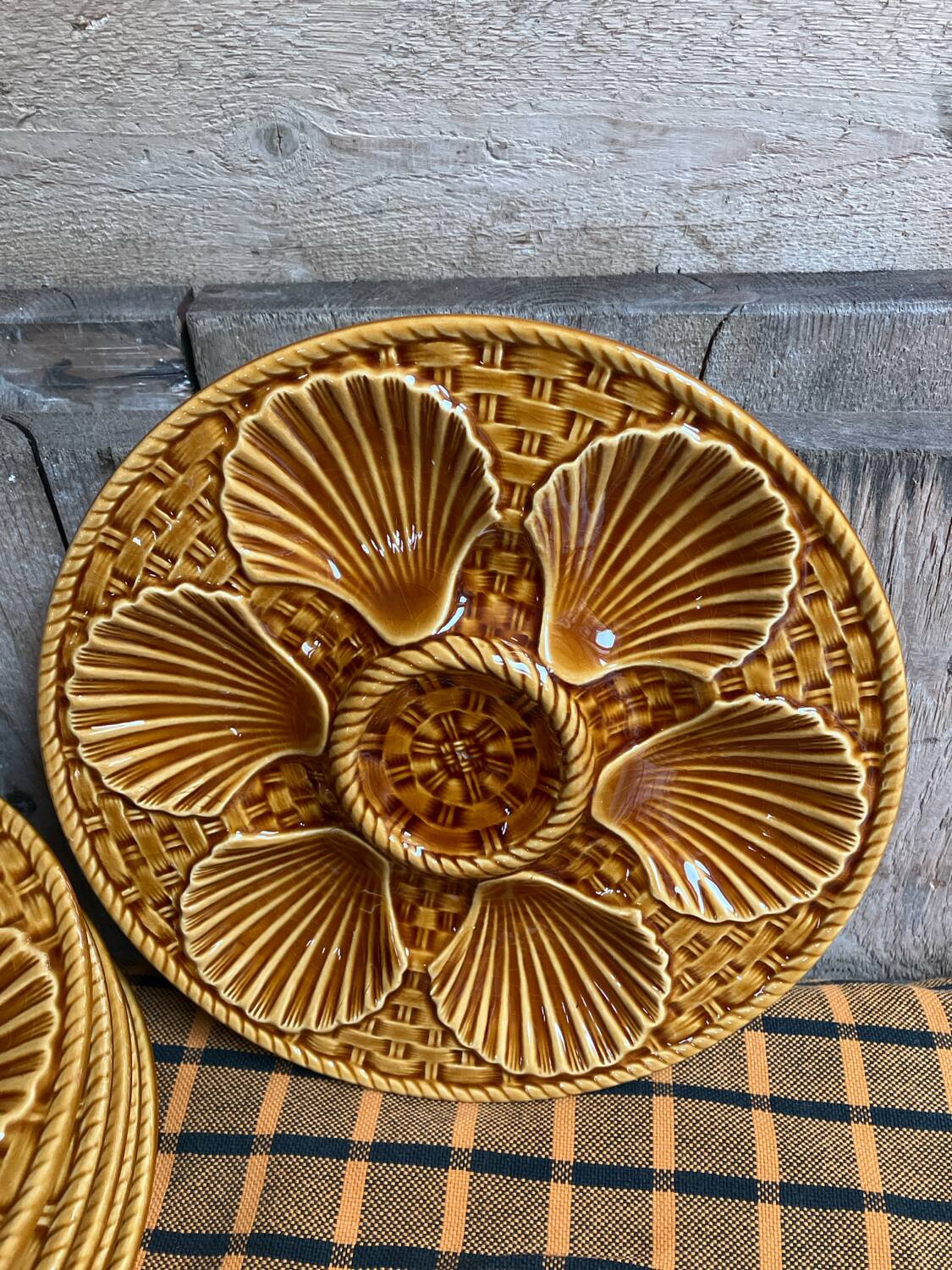 6 assiettes à huîtres barbotine 