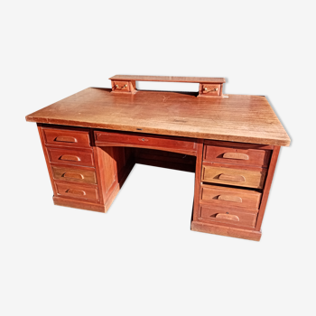 Extra-large minister's desk to be restored