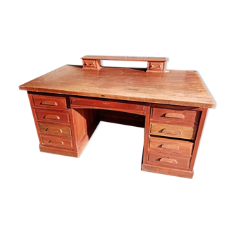 Extra-large minister's desk to be restored